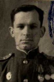Гв. мл. лейтенант Румянцев Леонид Фёдорович (05.06.1919 - ....) командир взвода Т-34 51 гв. тп 10 гв.мехбригады.