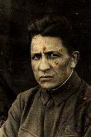 Гв. лейтенант Усманов Нугуман Магофурович (15.10.1914-...), замкомроты по политчасти 347 отд. танкового батальона 17 гв.тбр
