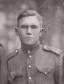 Владимир, лейтенант, боевой товарищ Николая Ануфриевича.  Фото 1944 года.