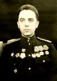 Колобутин Анатолий Иванович (17.02.1907 – 25.07.1955) командир 56-й Гв.СД