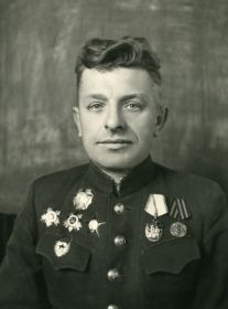 Белов Михаил Петрович, 1904 г.р.Гвардии капитан, секретарь партийной комиссии 74-й добровольческой бригады, 56-я гвардейская дивизия.