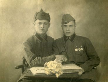 слева Тесленко Леонид (г.Брест 01.12.1940 г.)