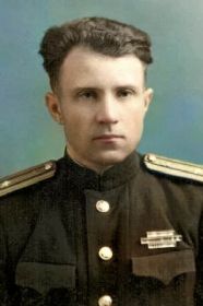 Елизаров Михаил Сергеевич- командир стрелковой роты
