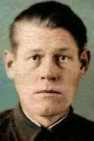 Ленков Геннадий Николаевич -командир 140 от.роты связи, в 1945г.- командир 714 от.батальона связи