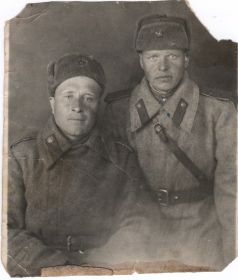 Широков (справа на фото)