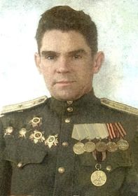 Копылов Георгий Васильевич- старший инженер дивизии