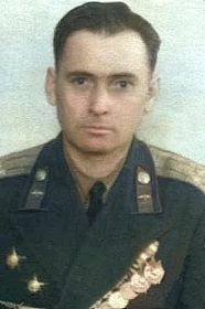 Сурай Иван Васильевич- командир 2-й авиаэскадрильи 210 ББАП