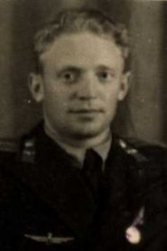 Гвардии старший лейтенант авиации Глухов Николай Геннадьевич (01.01.1926 - 1955).