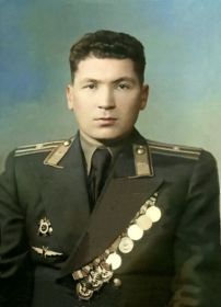 Протасов Евгений Валентинович- командир звена, летчик Пе-2