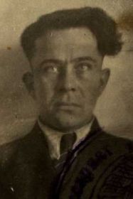 Ларионов Николай Федотович 1922 г.р. лейтенант, остался жив