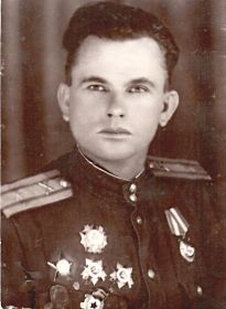 Межевов Сергей Васильевич 1911 года рожд. Гвардии майор 331 гвардейского артполка. Командир дивизиона.