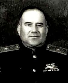 Колдубов Михаил Ильич 1898 года рожд., гвардии генерал-майор. Командир дивизии.