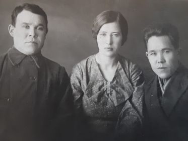 Идият Зайнуллович, Мархаба Саитгаффаровна и пропавший без вести в феврале 1944 года брат Идията Вагизулла