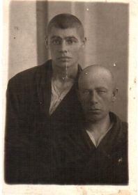 Фото сделано в госпитале. Имя сослуживца неизвестно. Предположительно у него было брюшное ранение