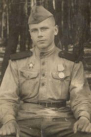 Трясов Владимир Павлович, красноармеец, огнемётчик 2-го и 1-го взвода 141-й огнемётной роты, сражался в одной штурмовой группе с Андреем Мордачёвым летом 1944 года