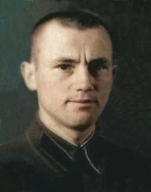 Гироль Алексей Михайлович- командир батареи 57-мм пушек.