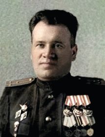 Голофаст Георгий Петрович- командир 332 гв.стрелкового полка