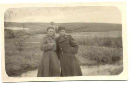 апрель_1944_дер_Аскерино_Белоруссия_дедушка с другом