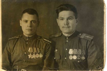 Имя однополчанина неизвестно (он справа). Февраль 1946г. г.Кёнигсберг (ныне г.Калининград).