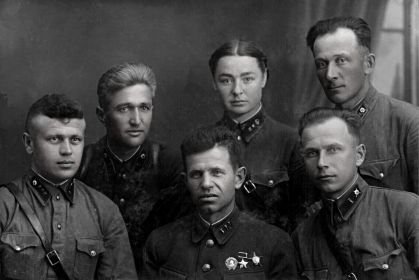 На фото комиссар полка, Герой Советского Союза Руденко Н.М. и его комиссары батальонов (слева Цыганков Н.И.)