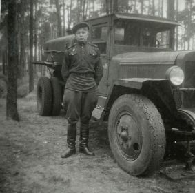 Павел Поленин 15.05.1947 г. у бензовоза, на котором он работал в последние дни своей жизни. Умер от разрыва сердца (уснул и не проснулся). В период службы в оккупац. армии в Германии.