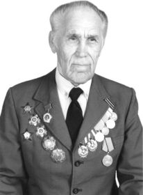 Сукнев Михаил Иванович – командир 1, 3 стрелковых и отд. штурмового батальонов 1349 сп 225 сд, кавалер двух орденов Александра Невского, автор книги «Записки командира штрафбата»