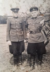 Дмитрий Герасимович с однополчанином