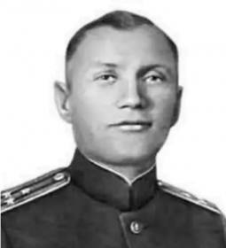 капитан 1-го ранга Жмакин Дмитрий Георгиевич (31.05.1904-17.08.1974) - командир 66 отдельной морской стрелковой бригады. В будущем контр-адмирал.