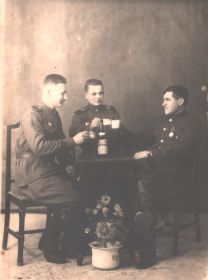 На память домой. Буду вспоминать 6 заставу г. Мукдена 15.05.1946г.