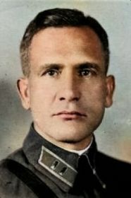 полковник Карцев Кузьма Евгеньевич (14.11.1904-до 1985)-командир 382 стр. дивизии с 22.3.1942