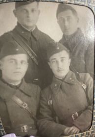 С однополчанами