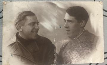 Генералов Николай Васильевич (слева)
