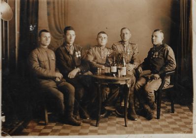 (слева направо): Михальцов Георгий Данилович, Носач Иван Афанасьевич, Поват Максим Андреевич, Харламов Александр, Макеев Владимир»