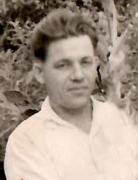 Грязнов Анатолий Иванович (1926 г.р.) призван в РКА 14 ноября 1943 года, ефрейтор, наводчик станкового пулемета 617 сп 199 сд