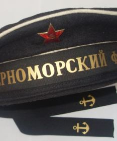 Адушкин Иван Иванович-краснофлотец Черноморского флотского экипажа. Впоследствии матрос крейсера "Ворошилов".