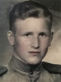 Григорьев Виктор Николаевич 1925 гв.мл. Ленинградская область, Порховской район, д.Веретени. Орденом Славы ||| степени, 23.11.1944 Орденом Красной Звезды.