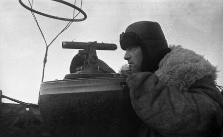 Капитан-лейтенант, командир БЧ-2 гв. крейсера "Красный Крым" Задорожный Андрей Павлович (1907-18.09.1942))