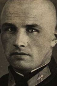 Бурканенко Борис Варфоломеевич 1917 г.р. Командир отряда. Остался жив 9 мая 1944 г., получил тяжелое ранение, долгое время лечился в госпиталях, после чего вернулся в Одессу
