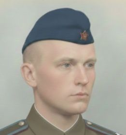 Казаков Николай Григорьевич 1921-1944. Старшина, борттехник. Попал в плен 9 мая 1944 г. Погиб в плену 10 августа 1944 г. Людвигсбург-Хохенек/Некар, земля Баден-Вюртемберг, Германия