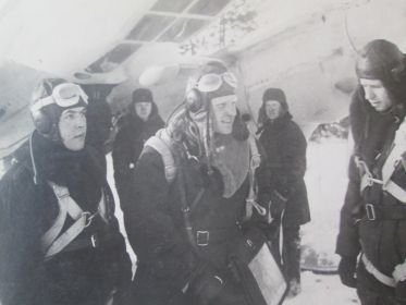 17.01.42г экипаж Суворов-Еникеев-Пермяков вылетели, и из за плохой погоды,снегопад вернулись из р-на Вереи 18.01.42г экипаж Суворов-Ястребов-Пермяков выполнили то же задание на отлично..