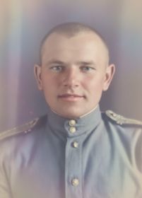 Рогачев Василий Кузьмич 1922-1945. Мл. лейтеннат, летчик. Попал в плен после катастрофы самолета 9 мая 1944 г., погиб в концлагере Маутхаузен в феврале 1945 г. Блок 20