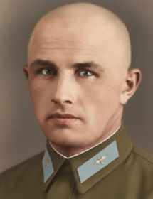 Бурканенко Борис Варфоломеевич 1917 г.р. Командир отряда. Остался жив после катастрофы самолета 9 мая 1944 г., был тяжело ранен, долгое время лечился в госпиталях, потом вернулся в Одессу