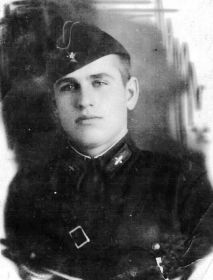 Щипко Иван Харлантьевич 1919-1944. Лечик. Погиб 24.04.1944 г. после крушения самолета. Похоронен в братской могиле пос. Бородино Тарутинского района Одесской области