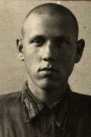 Шульгин Иван Васильевич 1921 г.р. Штурман. Попал в плен либо был спрятан жителями с. Староселье (Украина) 24.04.1944 г. Освобожден