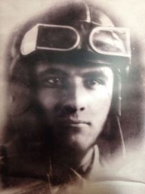 Сливко Павел Андреевич (1913 г. р.) - капитан, командир авиационной эскадрильи 37 авиационного полка. Уроженец с. Мачеха Мачешанского р-на Сталинградской обл. Кавалер орд. Красного Знамени.