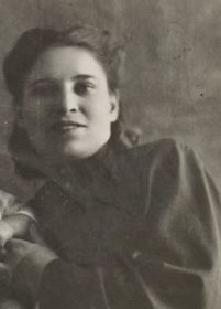 Надежда Ивановна Базовлук 1918гр г Харьков