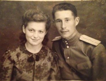 Долотказин Борис Алексеевич (лейтенант, командир танка) с супругой Анной Федоровной