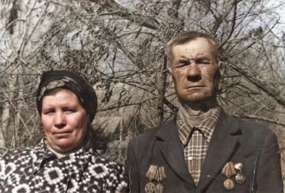 Ирина Марковна Злыднева(Колесникова) и Максим Ильич Злыднев. фото 1978 года