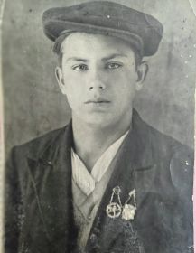 Фотография 1940 года, Ивану 18 лет