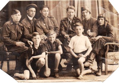 Германия, 9 мая 1945 года. Кузнецов Н.П. 6-ой слева направо